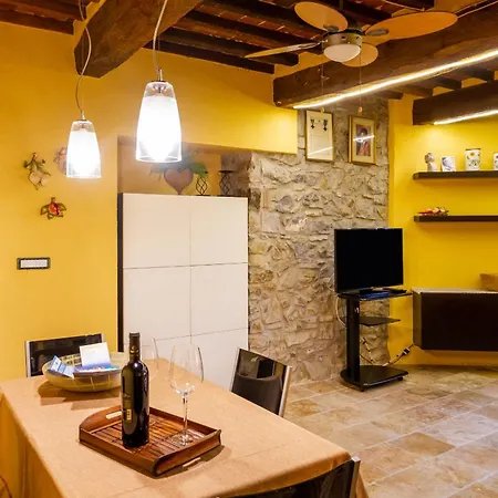 דירה Casa Borgo Sesto