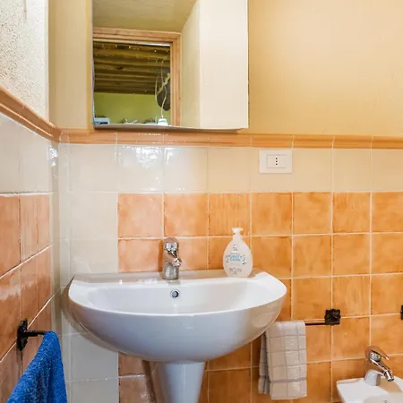 Casa Borgo Sesto דירה *
